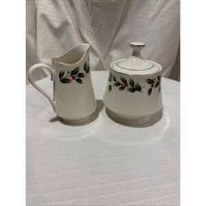 World Bazaar Holly Berry Creamer And Sugar‎ Bowl